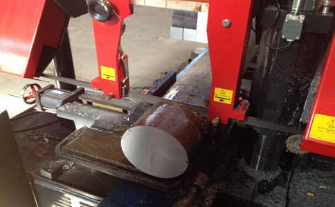 月湖卧式带锯床加工时出现明显振荡如何排查？